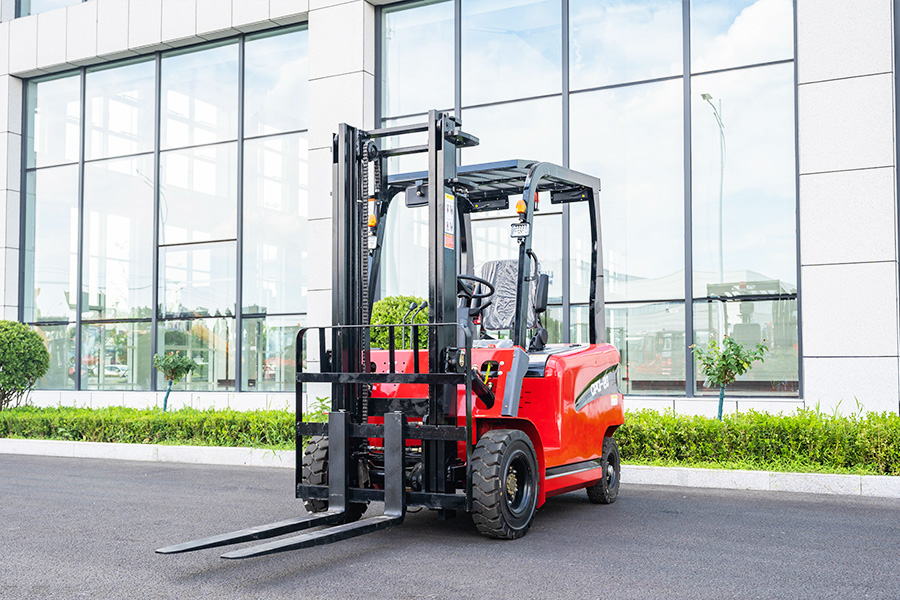 HW2T Electric Forklift