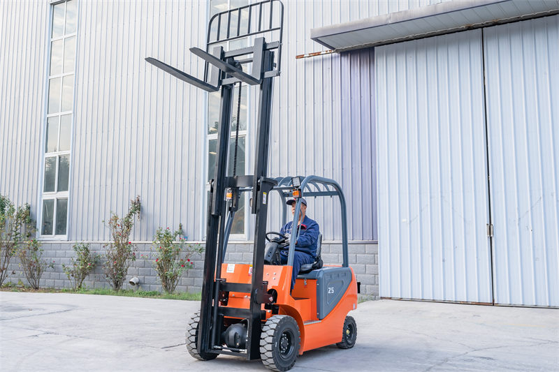 HW 2.5T Electric Forklift