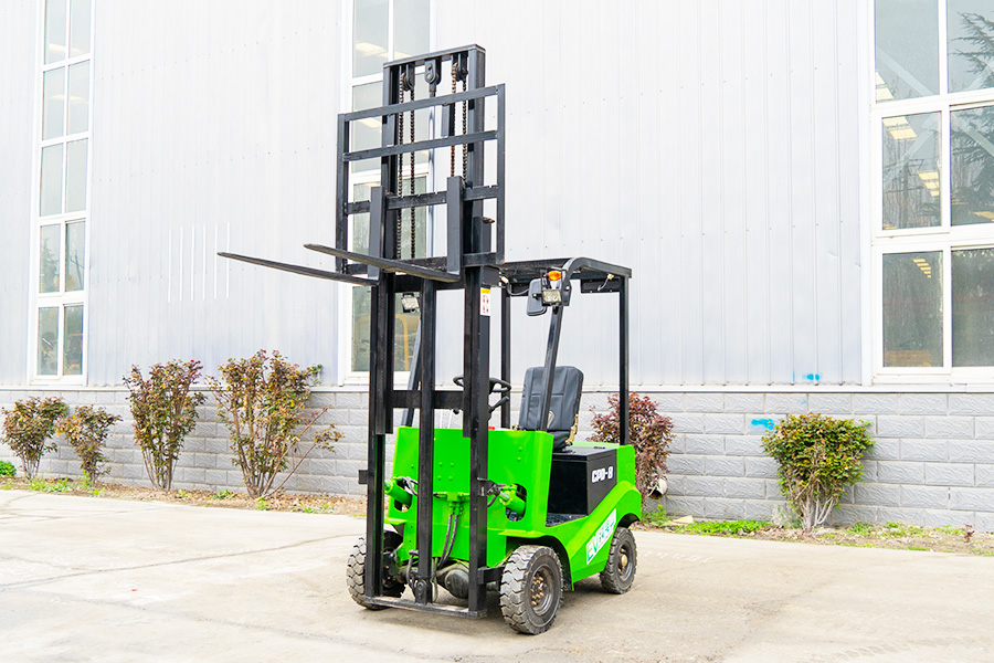 HW0.8T Electric Forklift